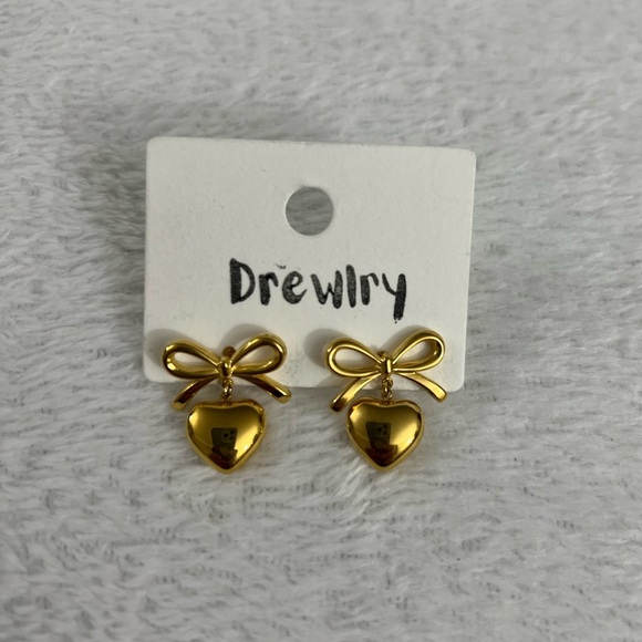 DREWLRY Gold Bow and Heart Earrings - Picture 5 of 9